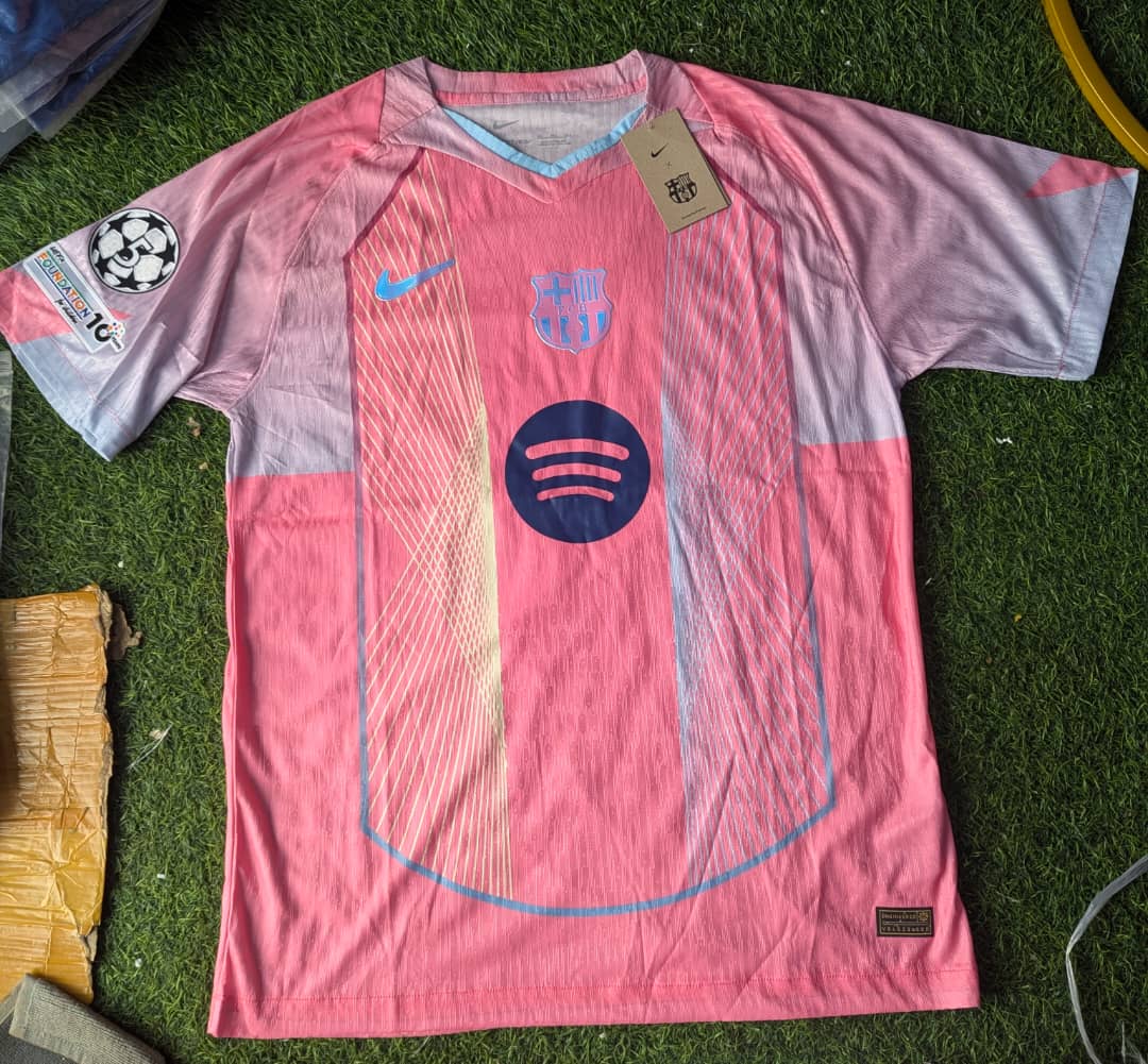 ⚽ Maillots  Officiels originaux  Real;  Barça; Arsenal et Chelsea   – Édition Moderne.